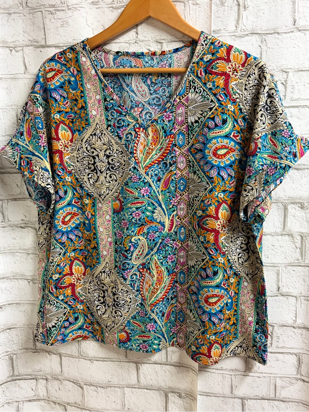 Women’s V-Neck Paisley Print Batwing Sleeve Blouse